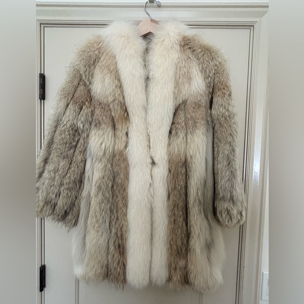 Vintage Fur Coat - Coyote with white Fox trim. Like new. Mid-length
